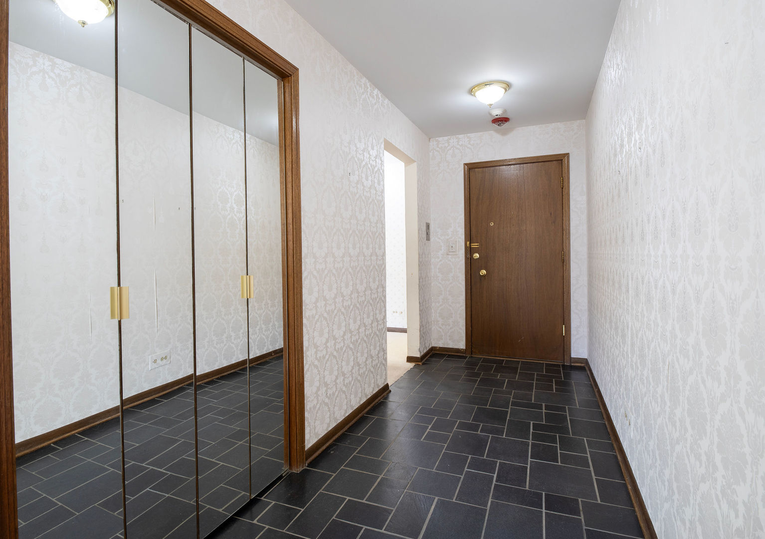 2500 Archbury Lane 1A