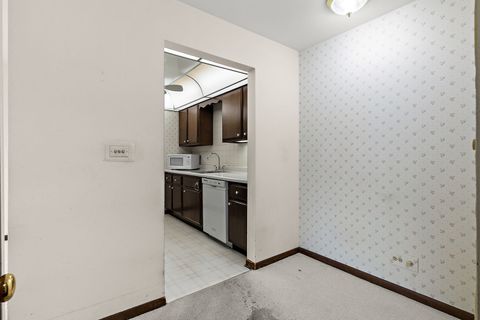 Tiny photo for 2500 Archbury Lane #1A, Park Ridge, IL 60068 (MLS # 12578074)