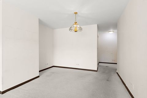 Tiny photo for 2500 Archbury Lane #1A, Park Ridge, IL 60068 (MLS # 12578074)