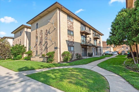 Photo of 8510 W Catherine Avenue #3S, Chicago, IL 60656 (MLS # 12741675)