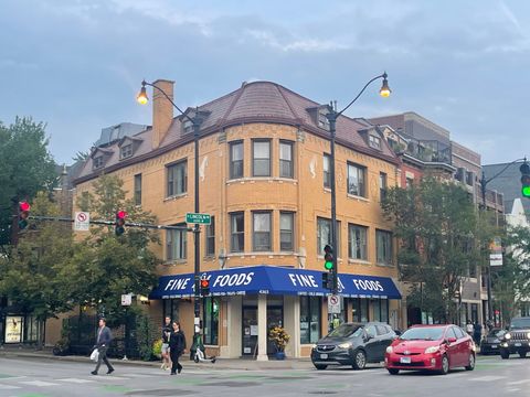 4363 N Lincoln Avenue Chicago IL 60618
