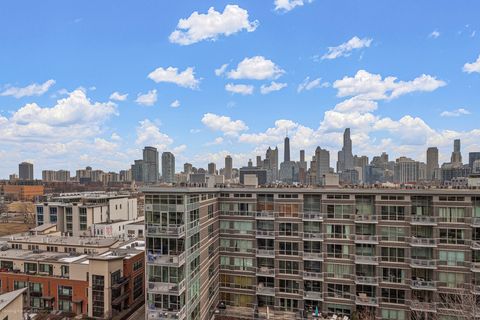 Tiny photo for 900 N KINGSBURY Street #780, Chicago, IL 60610 (MLS # 12623641)