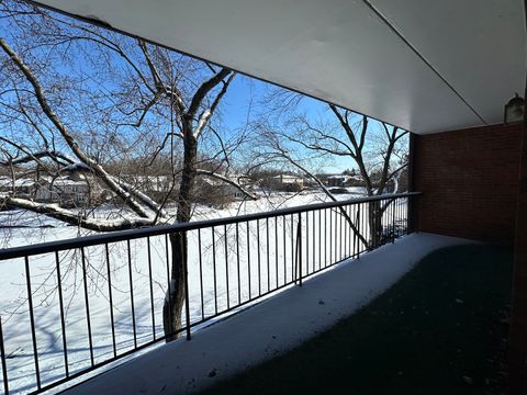 Tiny photo for 2 Cinnamon Creek Drive #2S, Palos Hills, IL 60465 (MLS # 12557511)