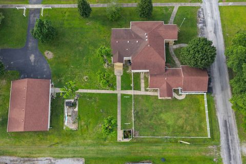 Tiny photo for 602 W Ray Avenue, Christopher, IL 62822 (MLS # 12670291)