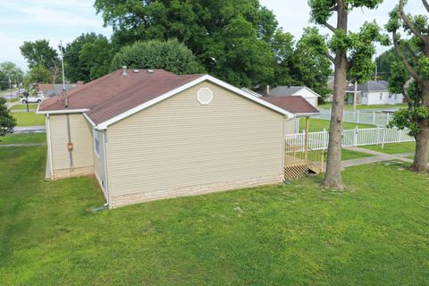 Tiny photo for 602 W Ray Avenue, Christopher, IL 62822 (MLS # 12670291)