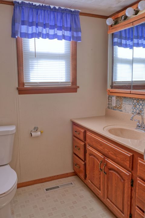 Tiny photo for 602 W Ray Avenue, Christopher, IL 62822 (MLS # 12670291)