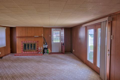 Tiny photo for 602 W Ray Avenue, Christopher, IL 62822 (MLS # 12670291)