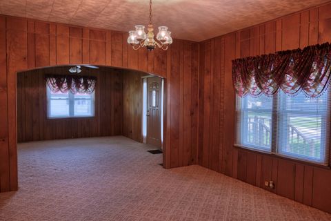 Tiny photo for 602 W Ray Avenue, Christopher, IL 62822 (MLS # 12670291)