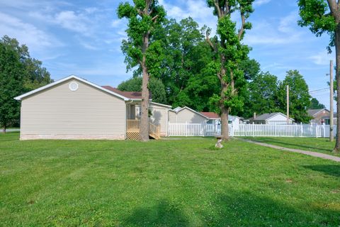 Tiny photo for 602 W Ray Avenue, Christopher, IL 62822 (MLS # 12670291)