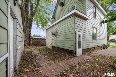 Tiny photo for 1104 29TH Avenue, Rock Island, IL 61001 (MLS # QC4267568)