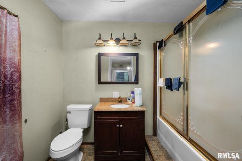 Tiny photo for 1104 29TH Avenue, Rock Island, IL 61001 (MLS # QC4267568)