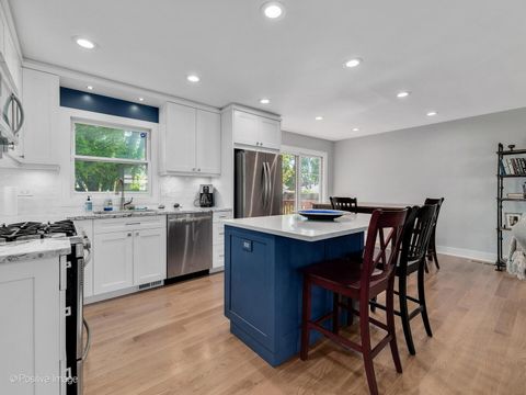 Tiny photo for 5735 Virginia Avenue, Clarendon Hills, IL 60514 (MLS # 12502900)