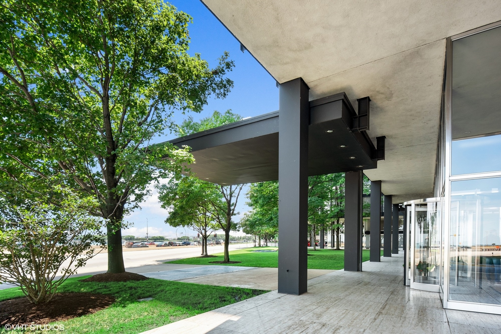 880 N LAKE SHORE Drive 14H