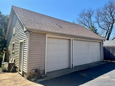 Tiny photo for 909 E 4th Street, Belvidere, IL 61008 (MLS # 12612579)