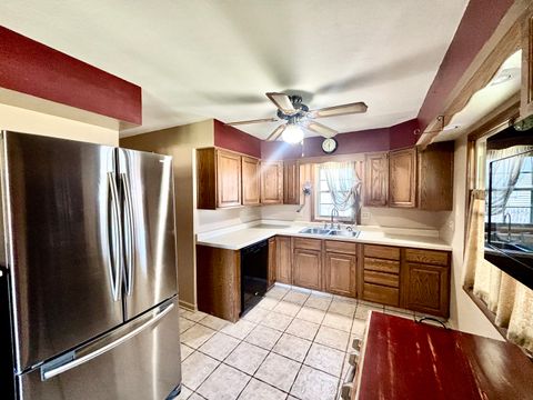 Tiny photo for 909 E 4th Street, Belvidere, IL 61008 (MLS # 12612579)