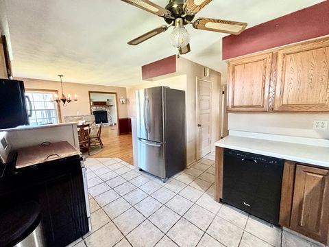 Tiny photo for 909 E 4th Street, Belvidere, IL 61008 (MLS # 12612579)