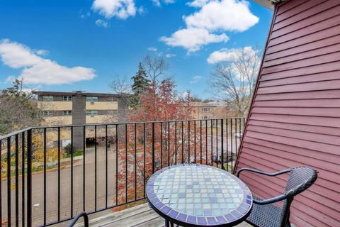Tiny photo for 8700 Skokie Boulevard #3PS, Skokie, IL 60077 (MLS # 12522159)