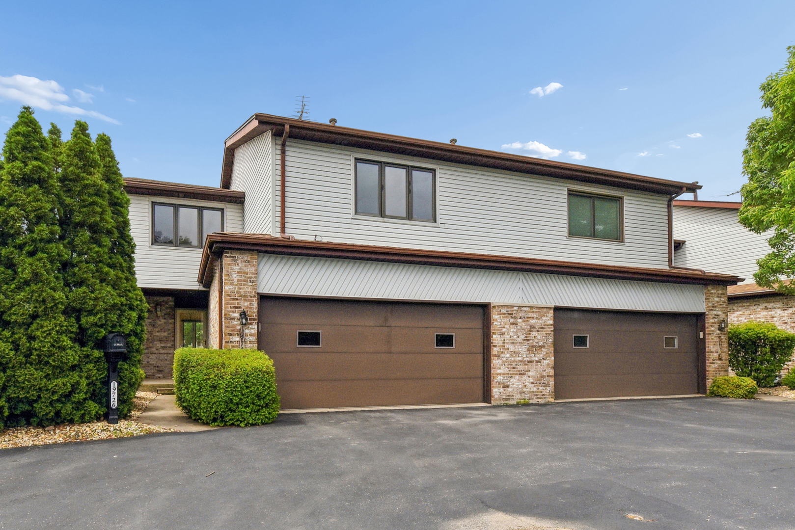 19726 Lake Shore Drive Court