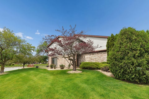Tiny photo for 19726 Lake Shore Drive Court, Lynwood, IL 60411 (MLS # 12654674)