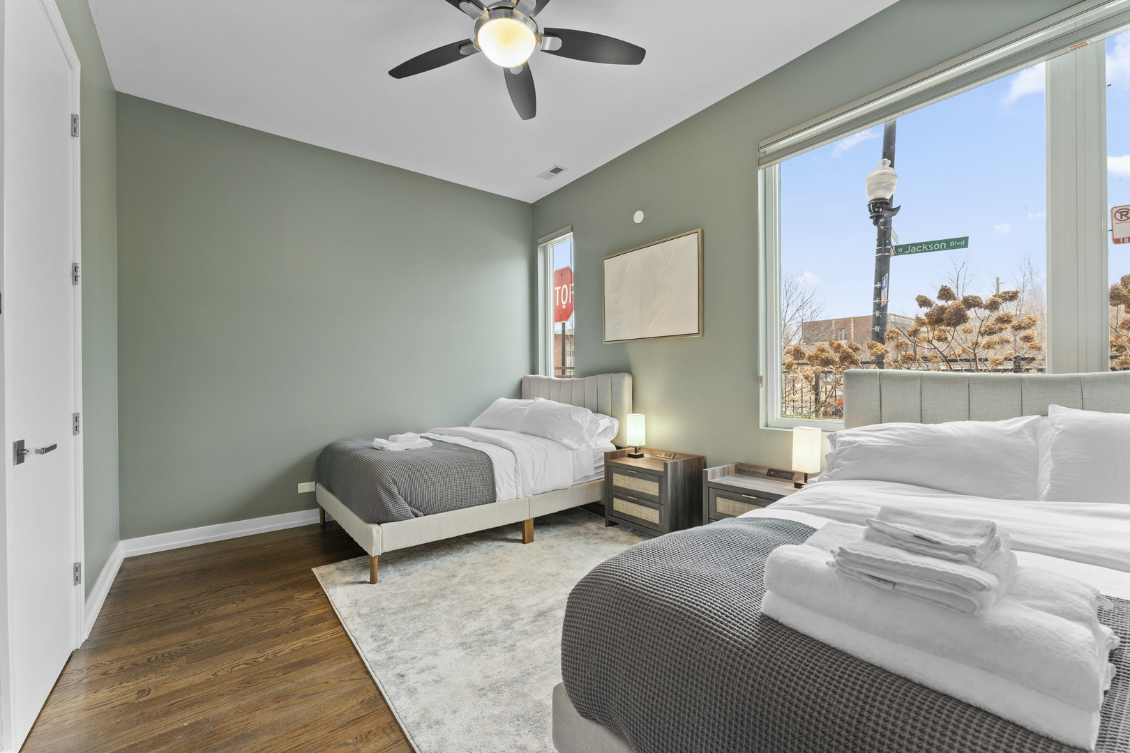 2437 W Jackson Boulevard