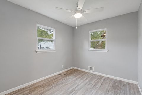 Tiny photo for 406 S Independence Avenue, Rockford, IL 61102 (MLS # 12499649)