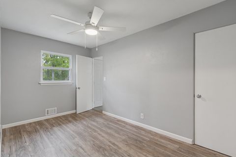 Tiny photo for 406 S Independence Avenue, Rockford, IL 61102 (MLS # 12499649)