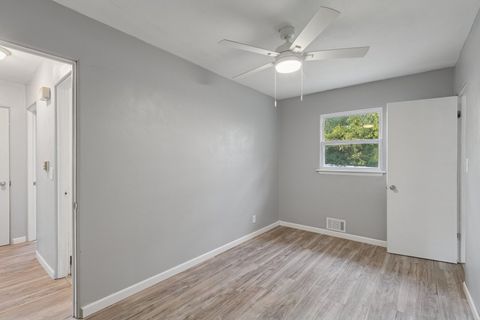 Tiny photo for 406 S Independence Avenue, Rockford, IL 61102 (MLS # 12499649)