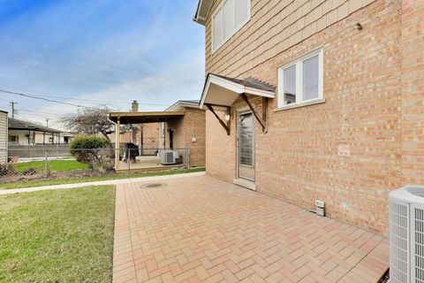 Tiny photo for 5731 S Newland Avenue, Chicago, IL 60638 (MLS # 12604783)