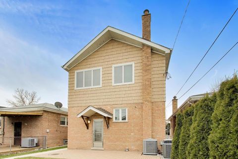 Tiny photo for 5731 S Newland Avenue, Chicago, IL 60638 (MLS # 12604783)