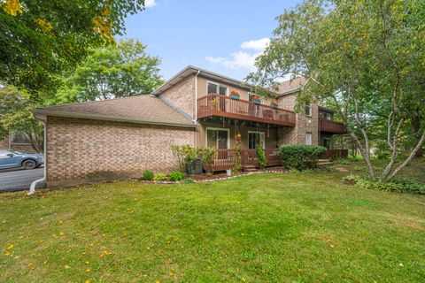 Tiny photo for 1940 Matthew Court #D, Elgin, IL 60123 (MLS # 12464077)