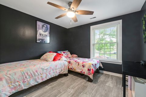 Tiny photo for 1940 Matthew Court #D, Elgin, IL 60123 (MLS # 12464077)