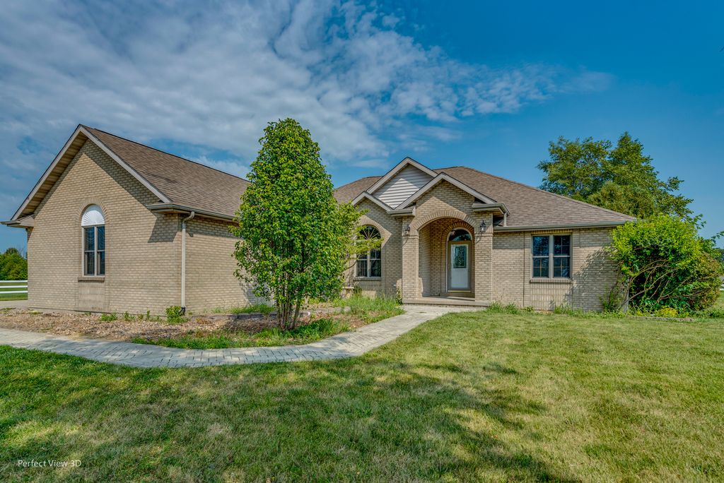 Photo for 2335 Oakwood Lane, Marseilles, IL 61341 (MLS # 12062645)