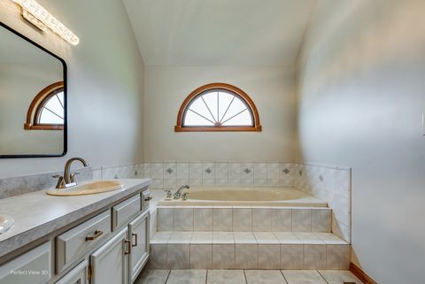 Tiny photo for 2335 Oakwood Lane, Marseilles, IL 61341 (MLS # 12062645)