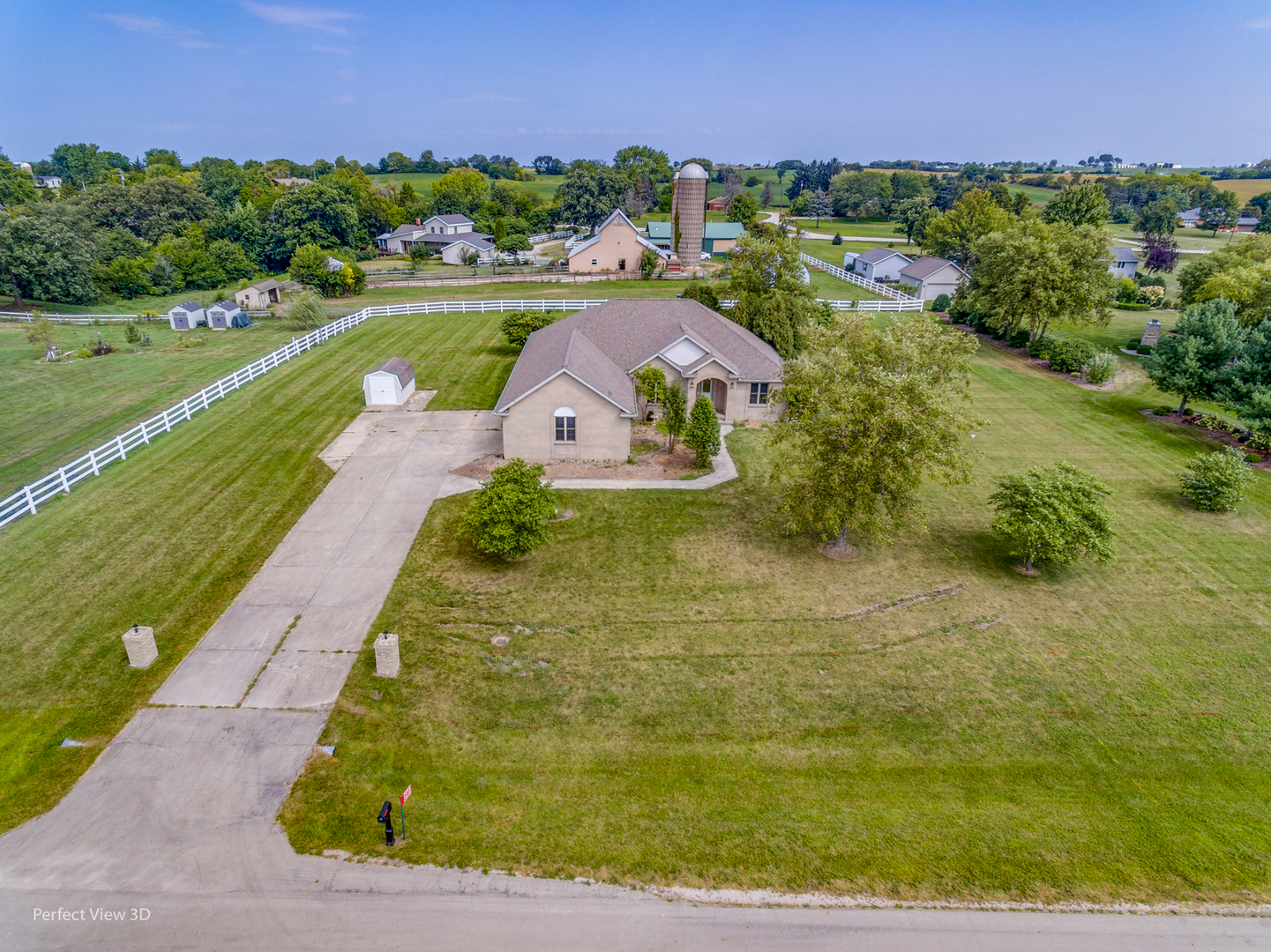 2335 Oakwood Lane