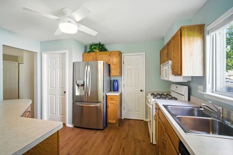 Tiny photo for 1412 Shore Court #C1, Wheeling, IL 60090 (MLS # 12461413)
