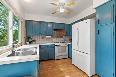 Tiny photo for 1961 Governors Lane, Hoffman Estates, IL 60169 (MLS # 12756624)