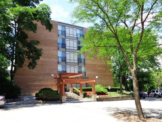 5810 OAKWOOD DR UNIT 5G, LISLE, IL 60532 - Image c941b288dcc8a501c03dcf7b4cfb1e09/2275819484