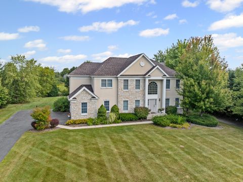 Photo of 2 TWIN EAGLES Court, Hawthorn Woods, IL 60047 (MLS # 12468481)