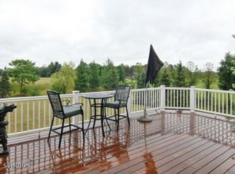 Tiny photo for 2 TWIN EAGLES Court, Hawthorn Woods, IL 60047 (MLS # 12468481)