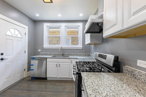 Tiny photo for 3035 N Luna Avenue, Chicago, IL 60641 (MLS # 12701175)