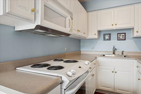 Tiny photo for 1301 N Western Avenue #335, Lake Forest, IL 60045 (MLS # 12475500)