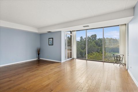 Tiny photo for 1301 N Western Avenue #335, Lake Forest, IL 60045 (MLS # 12475500)