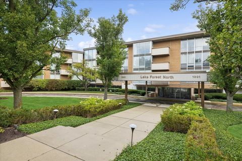 Tiny photo for 1301 N Western Avenue #335, Lake Forest, IL 60045 (MLS # 12475500)