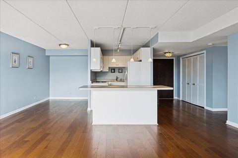 Tiny photo for 1301 N Western Avenue #335, Lake Forest, IL 60045 (MLS # 12475500)