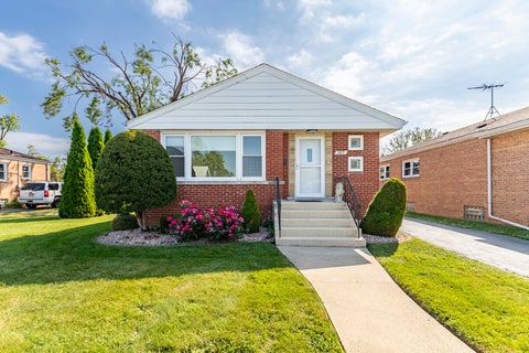 Photo of 627 Sangamon Street, Chicago Heights, IL 60411 (MLS # 12754015)