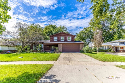 Photo of 928 Rohlwing Road, Palatine, IL 60074 (MLS # 12769531)