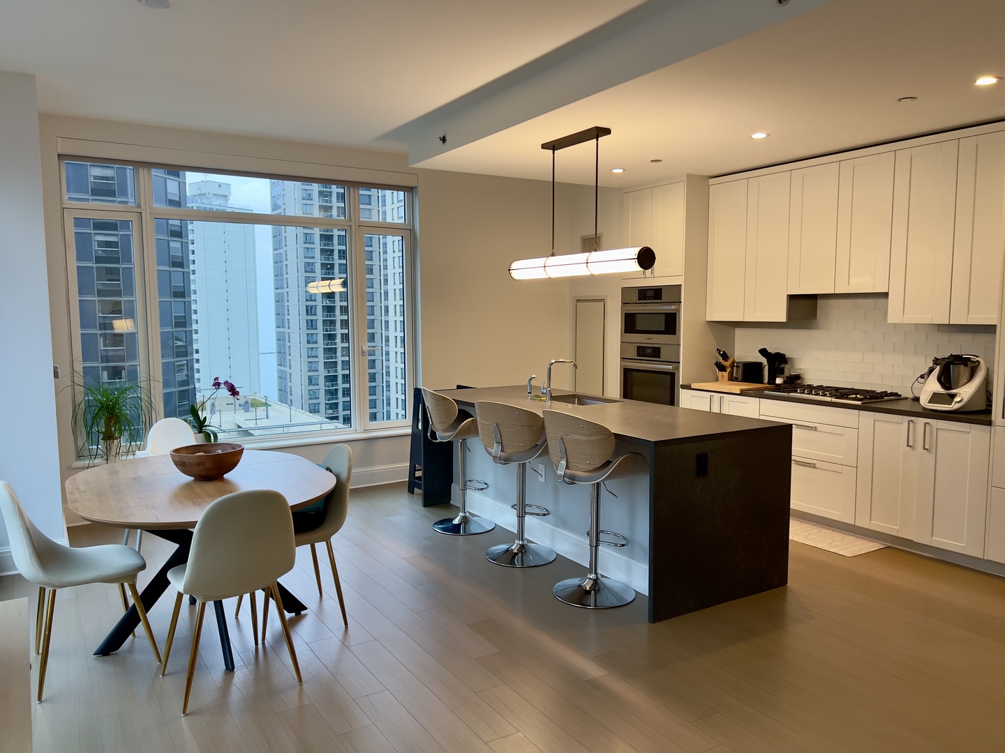 514 N Peshtigo Court 2001