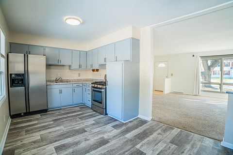 Tiny photo for 307 Hill Avenue, North Aurora, IL 60542 (MLS # 12534455)