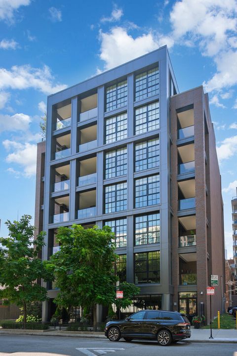 351 W Huron Street 4 Chicago IL 60654