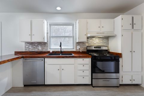 Tiny photo for 1105 Somerset Mall, McHenry, IL 60050 (MLS # 12575891)